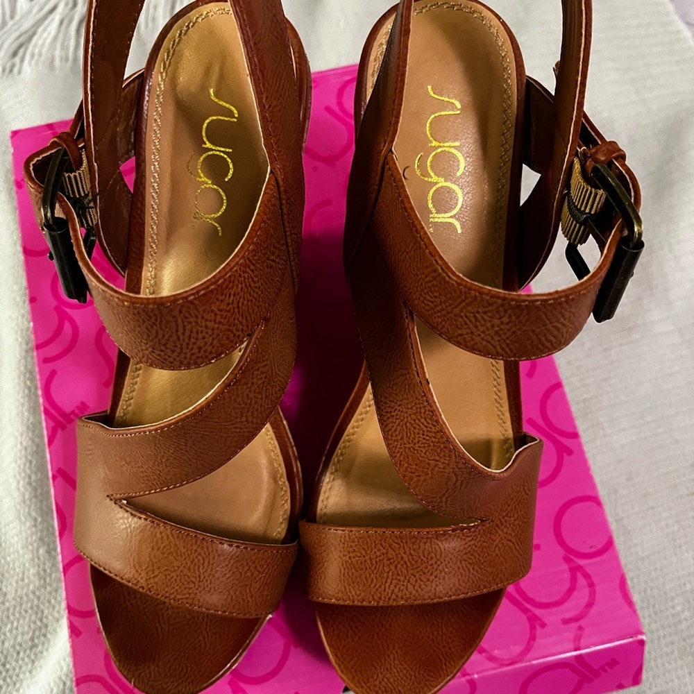 Platform Sandals - Picture 4 of 8